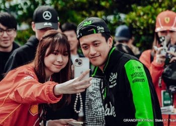 Zhou Guanyu deve alcançar o sucesso na Fórmula 1 para ganhar popularidade na China.