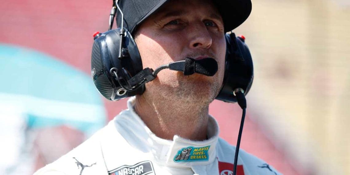 Denny Hamlin critica NASCAR por eliminar pódios de pontuação em Talladega.