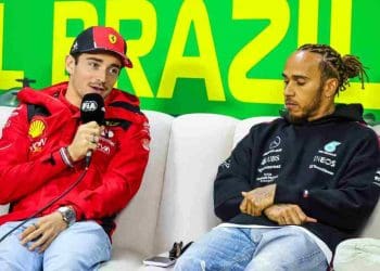 Charles Leclerc ansioso para mostrar suas habilidades contra o grande Lewis Hamilton na Ferrari.