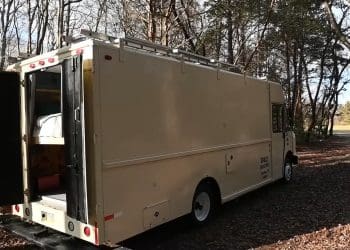 OLD BREAD TRUCK HIDES A FEATURE-PACKED LIVING SPACE