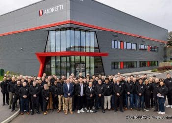 Andretti colaborando com a FOM na 11ª equipe de Fórmula 1 até eles recusarem.