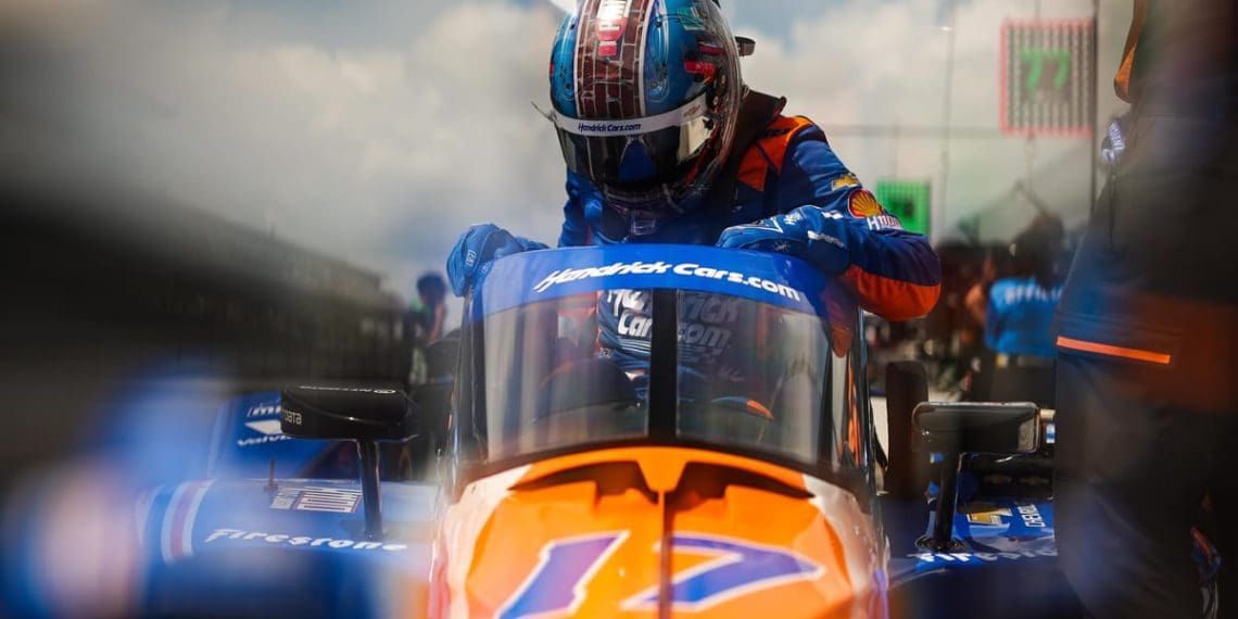 Indignado Larson deve retornar ao Indy 500.