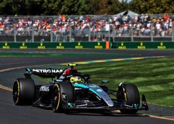 Hamilton nega que o carro de F1 Mercedes W15 seja uma versão negativa de seus modelos anteriores.