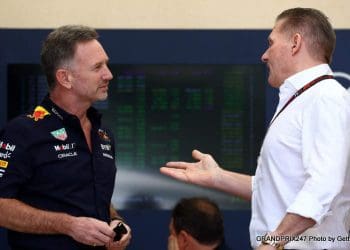 Brundle acredita que o desempenho de Verstappen foi afetado pela rixa entre Jos e Horner.