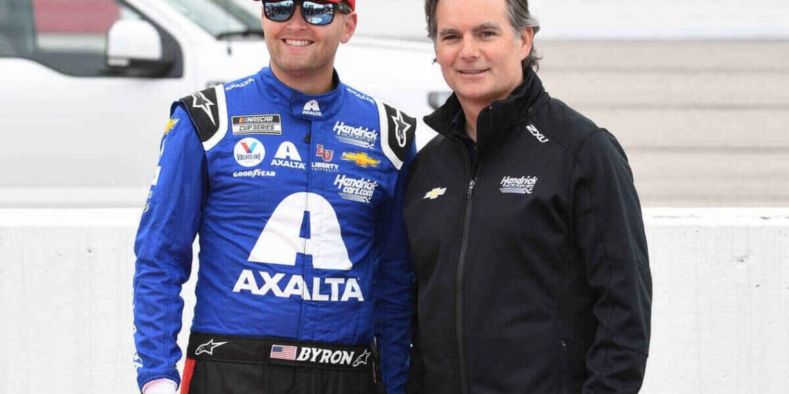 Vídeo: Jeff Gordon elogia William Byron após vitória dominante em COTA