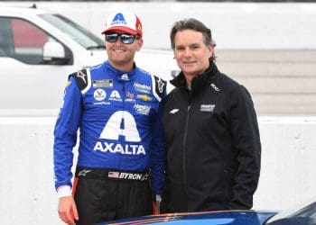 Vídeo: Jeff Gordon elogia William Byron após vitória dominante em COTA