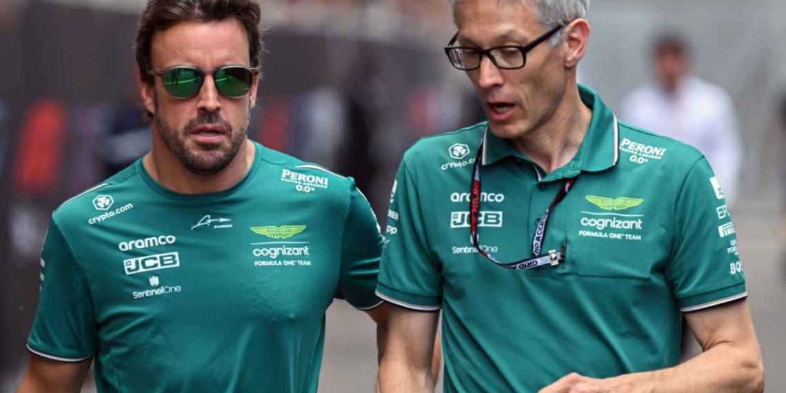 Piloto ex-Fórmula 1 afirma que a Aston Martin não está preocupada com a idade de Fernando Alonso, apesar de assinar contrato de vários anos.