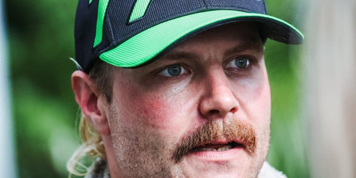 Bottas se move para o final do grid de largada da F1 Miami Sprint.