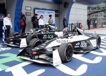 Jaguar arrisca com instruções de equipe não convencionais.