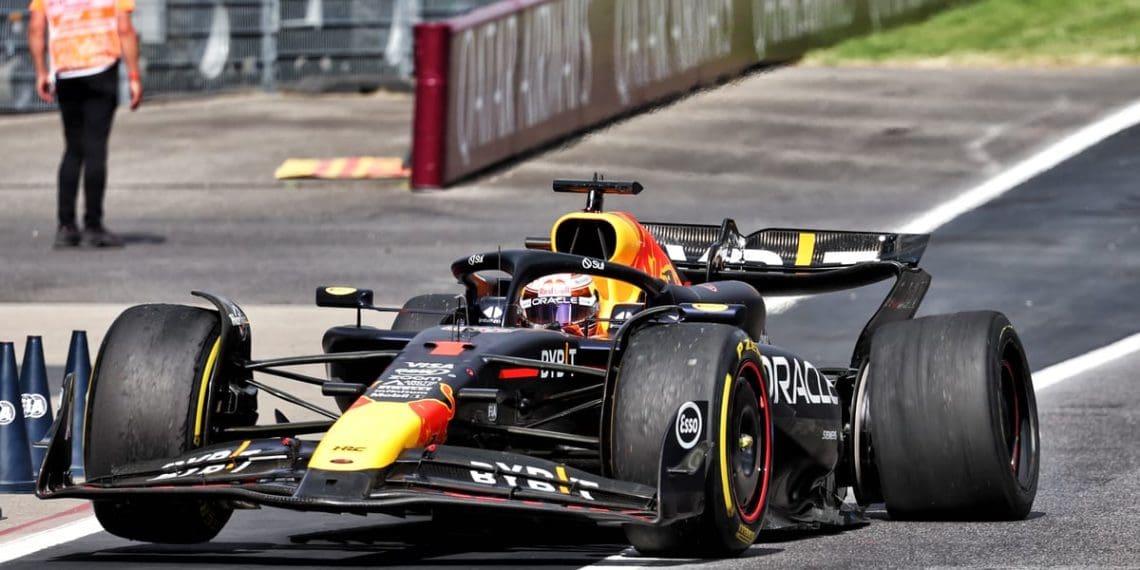 Verstappen e Norris colidem, dando vitória a Russell no Grande Prêmio da Áustria.