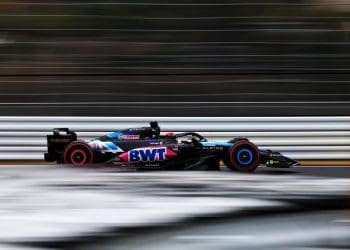 Renault considera vender equipe de F1 Alpine.