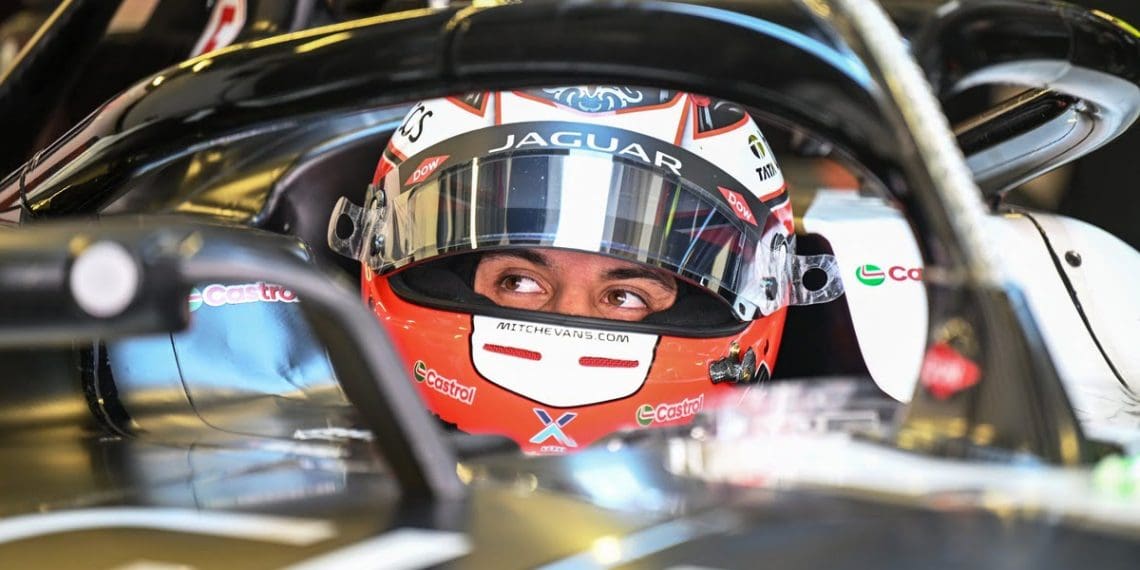 Sao Paulo E-Prix: Dupla da Jaguar é a mais rápida na primeira sessão de treinos.