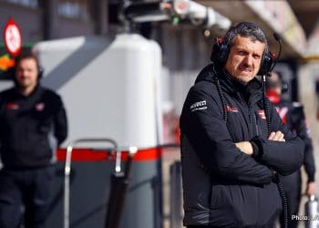 Haas F1 Team e Guenther Steiner estão processando um ao outro.