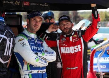 Ross Chastain recusa falar com repórteres após colisão com William Byron na última volta da corrida da Copa do Texas.