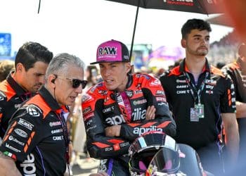 Espargaro critica oficiais da MotoGP por não agirem em Le Mans.