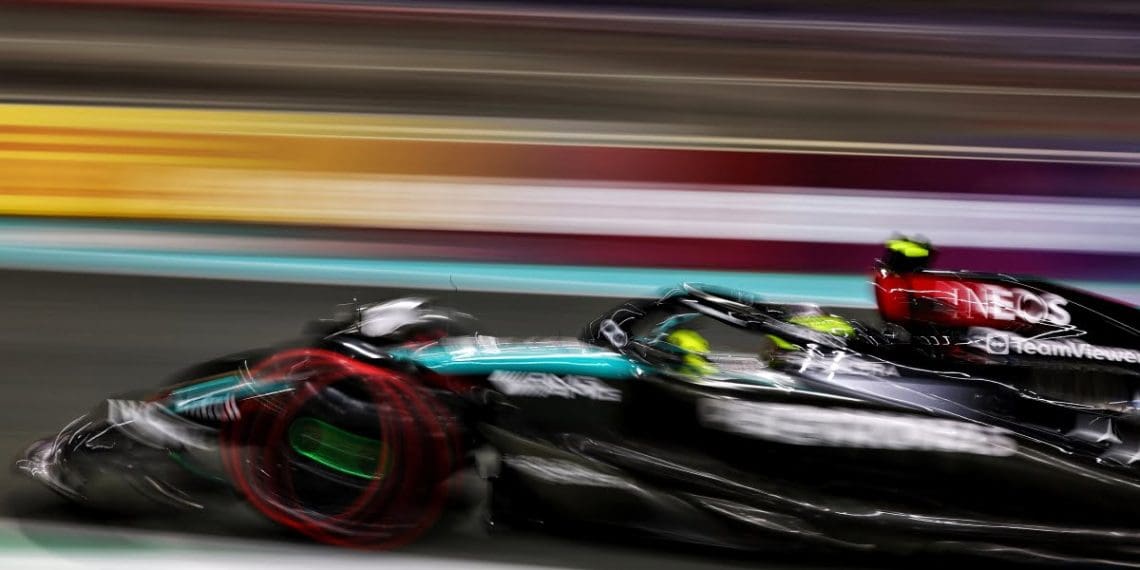 Mercedes não sacrificará os pontos fortes do W15 para resolver problemas de alta velocidade na F1.