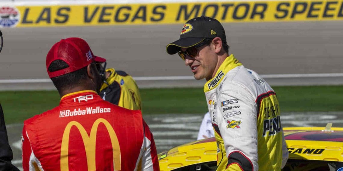 Joey Logano adverte NASCAR para não mudar economia de combustível em Superspeedways com novas etapas.