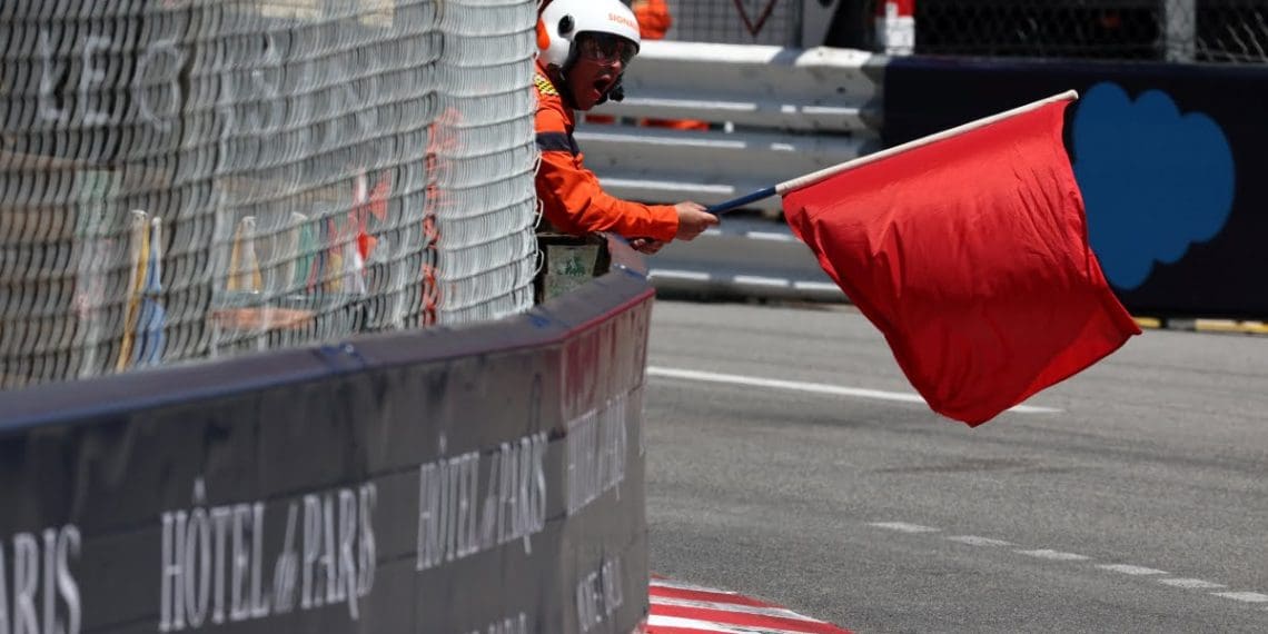 Pilotos da Fórmula Um pedem à FIA para tomar medidas contra responsáveis pela bandeira vermelha no Grande Prêmio de Mônaco.