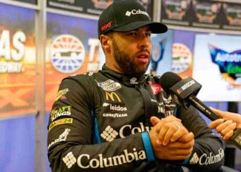 “Bubba Wallace faz uma declaração ousada no Juneteenth.”
