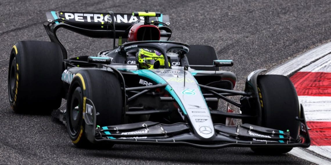 Hamilton culpa teste de configuração por eliminação no Q1 do Grande Prêmio da China de F1.