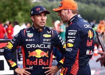 Britânico alega que Sergio Perez não merece estar na Fórmula 1 devido às falhas constantes contra Max Verstappen.