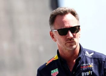 Red Bull suspende funcionária que fez acusações contra Horner.