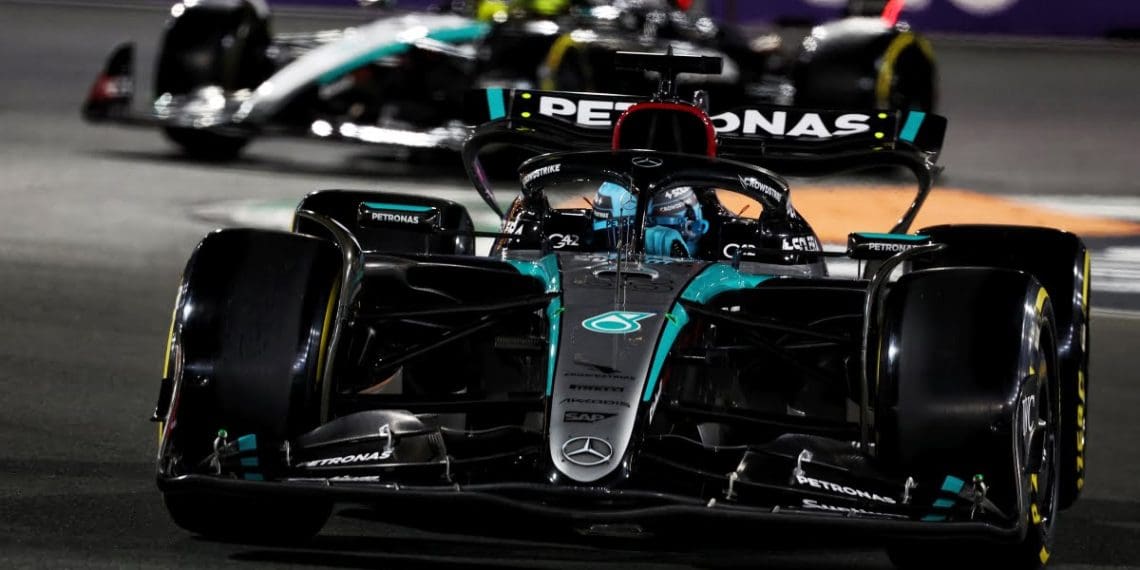 Lobo: Mercedes está interessado em Verstappen, mas foca em melhorar veículo de F1 de 2024.