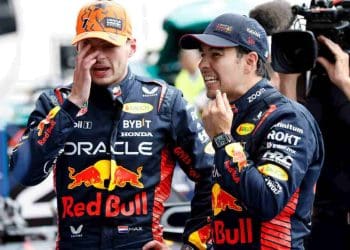 Sergio Perez lamenta saída precoce que lhe custou a pole position para Max Verstappen em Suzuka.