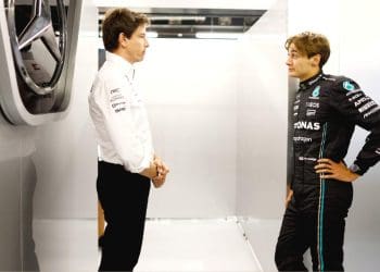 Ex-campeão da Fórmula 1 incentiva Mercedes a aumentar a confiança de George Russell.