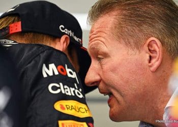 Jos Verstappen causa caos na poderosa equipe de F1 da Red Bull de Max.
