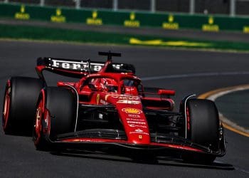 Leclerc à frente de Verstappen na segunda hora de treino livre do Grande Prêmio da Austrália.