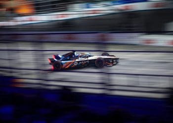 Fórmula E alcança sucesso financeiro recorde no desafio de negócios da BBC.