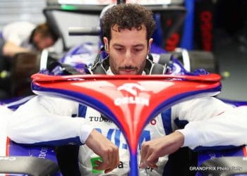 Ricciardo acredita que não deveria estar na F1 se estiver sendo derrotado.