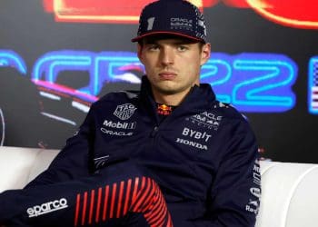 Max Verstappen planeja sair da F1 antes de completar 40 anos para explorar outras categorias de corrida.
