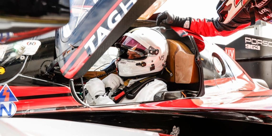 Sebastian Vettel testa protótipo da Porsche para Le Mans.