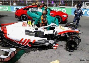 Hakkinen alerta para os perigos causados pela alta velocidade no circuito de Jeddah.