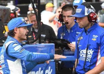 Líder da equipe de Kyle Larson afirma que a dobradinha de celebridades da HMS no Indy 500-Coke 600 foi um sucesso, apesar dos resultados desfavoráveis.