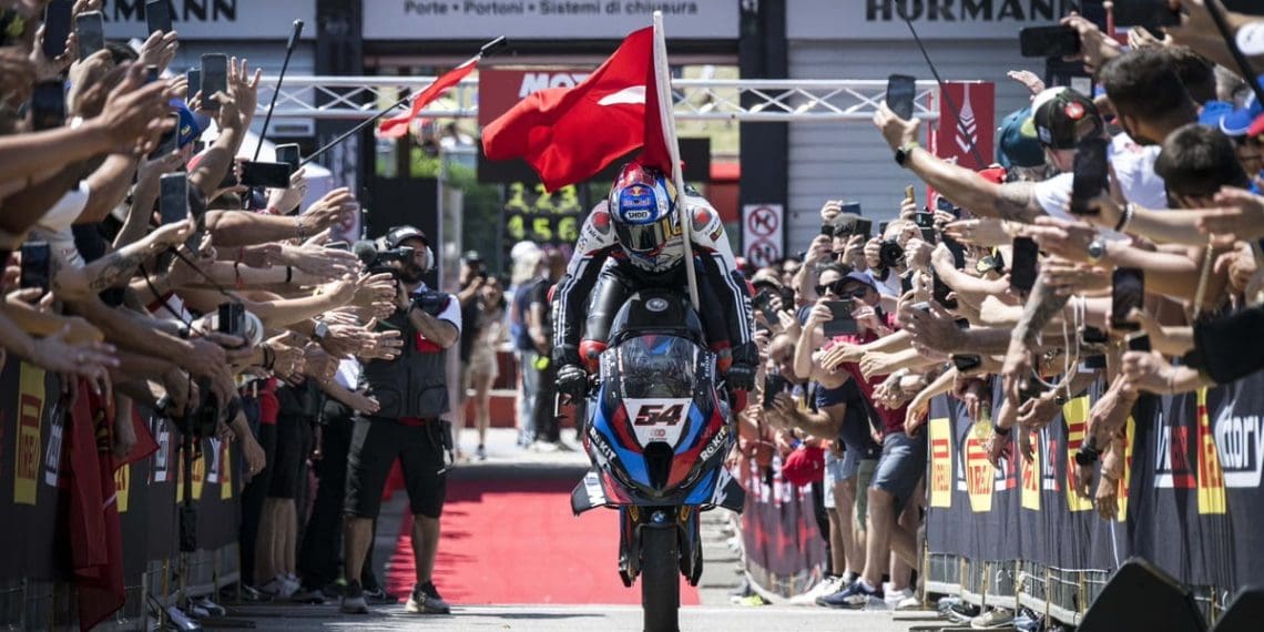 Razgatlioglu conquista terceira vitória consecutiva no WorldSBK em Misano.