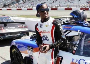 VÍDEO: Rajah Caruth compartilha o item mais estranho que teve que assinar