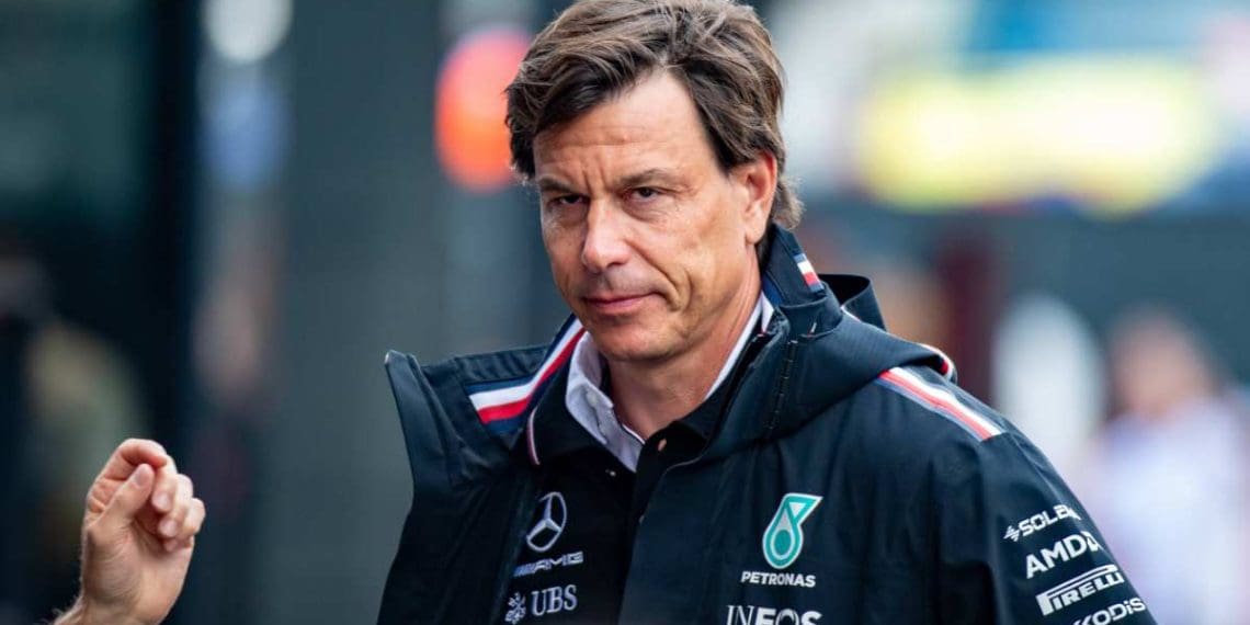 Fans reagiscono al video virale di Toto Wolff dietro le quinte; Bro pianifica il ritiro e perseguire la fotografia quando Lewis Hamilton se ne andrà.