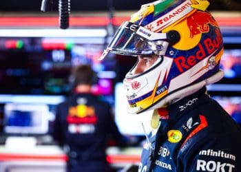 Perez penalizado por obstruir, cai para terceiro no grid para o Grande Prêmio da Austrália.