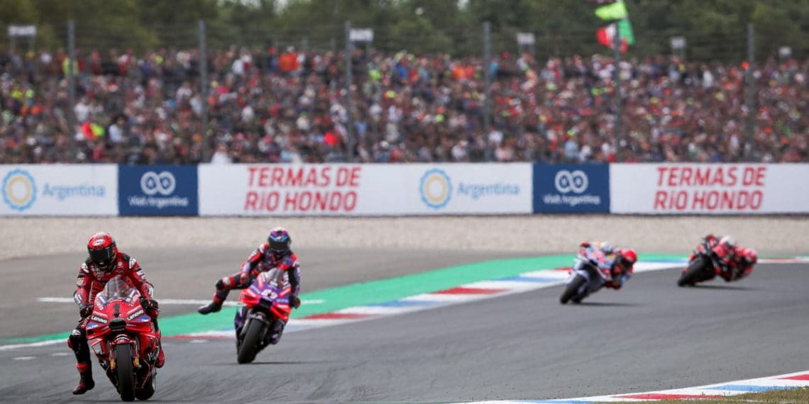 Bagnaia continua se aproximando de Martin na classificação do MotoGP.