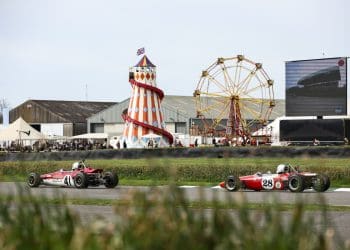 Carros vintage emocionantes em exposição na 81ª Reunião de Membros de Goodwood.