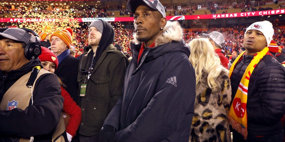 CHIEFS QB PATRICK MAHOMES’ DAD ARRESTED BEFORE SUPER BOWL