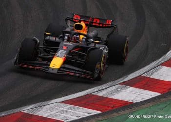 Grande Prêmio da China Sprint: Verstappen retoma controle, derrota Hamilton