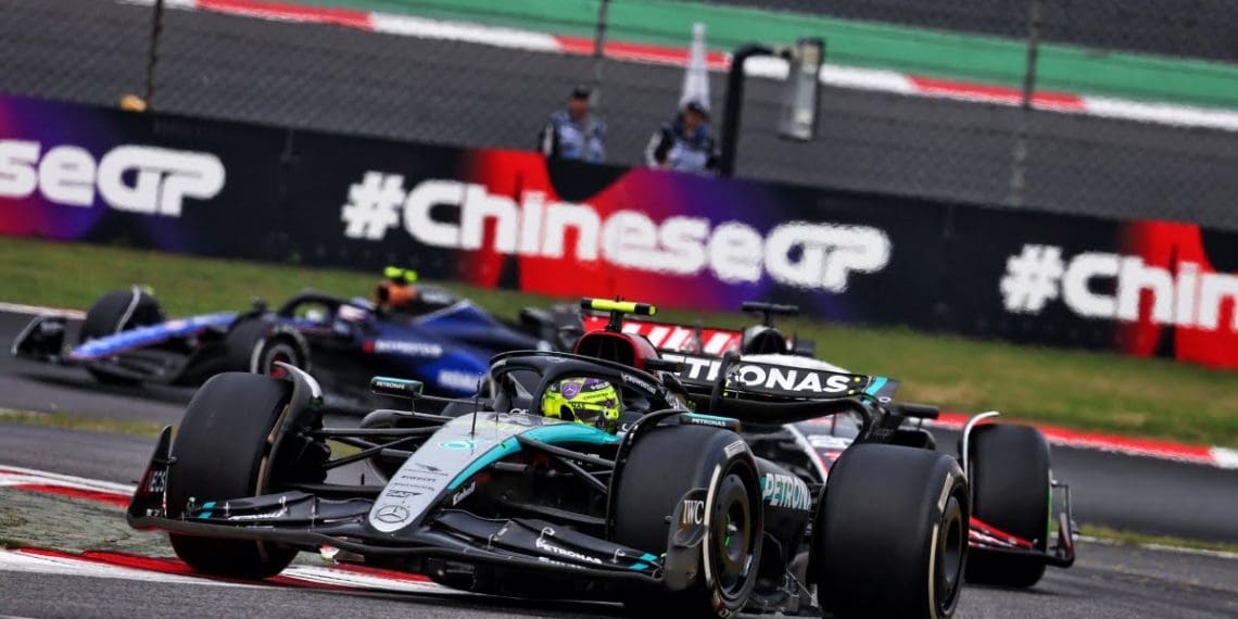 Hamilton acreditava que havia danos causando subesterço durante o Grande Prêmio da China de F1.