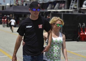 Ex-parceira de Kurt Busch recebe dois anos de liberdade condicional por fraudar a Armed Forces Foundation.