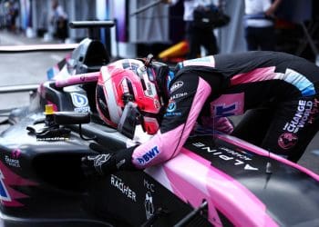 Reivindica vitória na F1 Academy Race 1 em Miami.