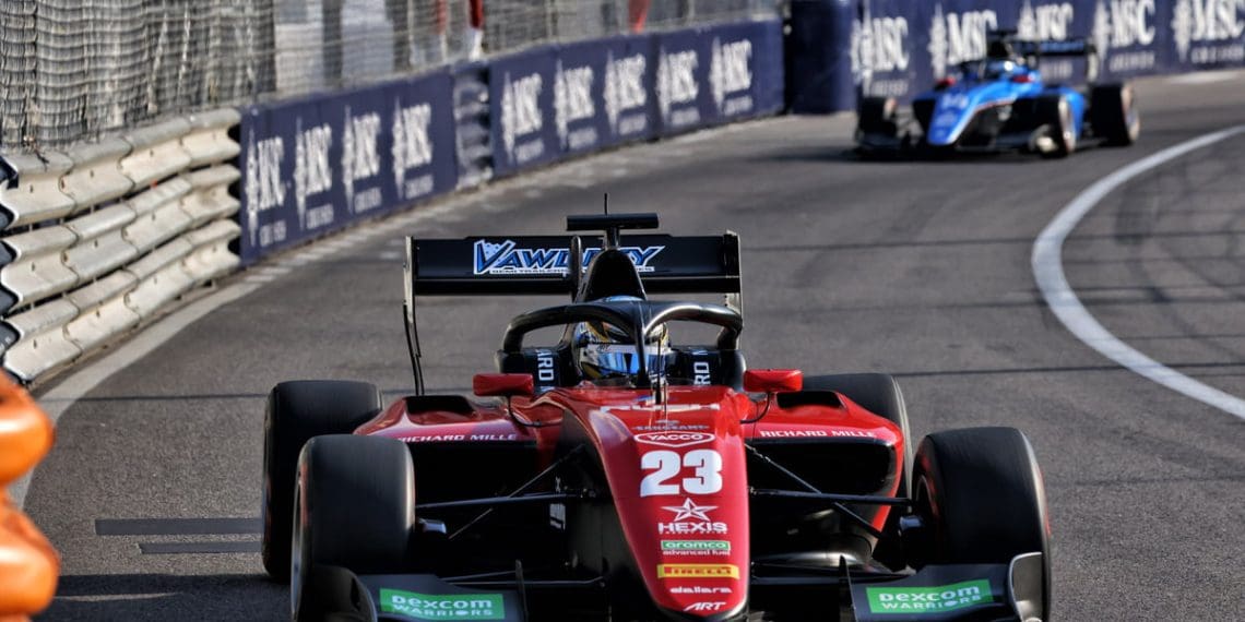 Mansell e ART se destacam na qualificação da F3 em Barcelona.