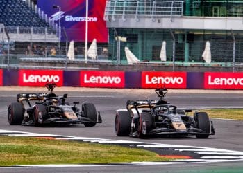 Filme de Fórmula 1 de Brad Pitt agendado para lançamento em 2025.